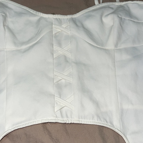White corset crop top - Picture 2 of 4